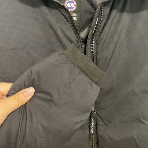 Women Canada Goose Jacket - Picture 7 of 16